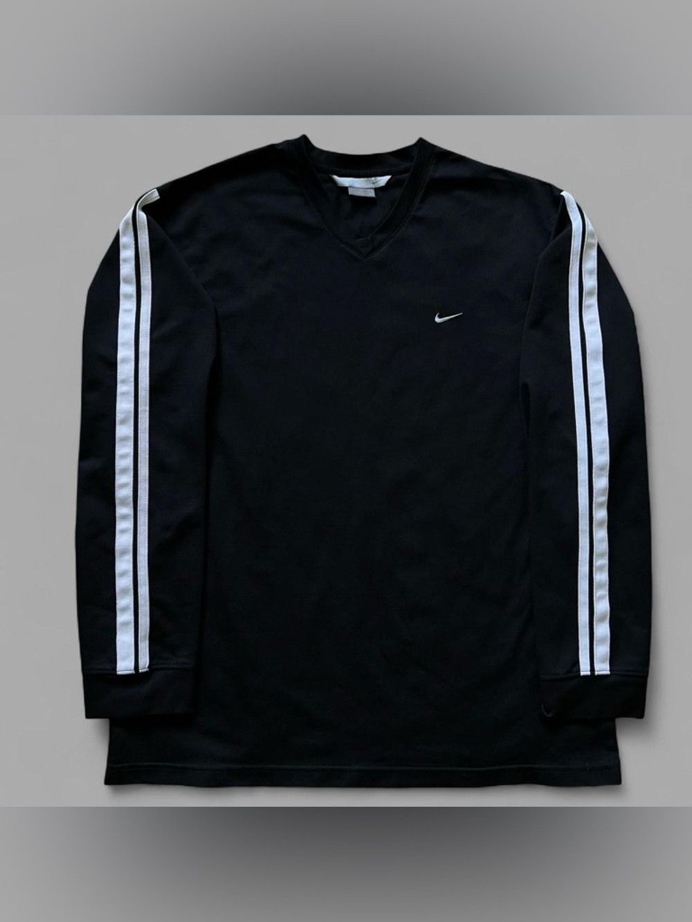 Vintage 00’s Nike Black Long Sleeve Pullover V-Neck Athleisure Shirt. Size XL.